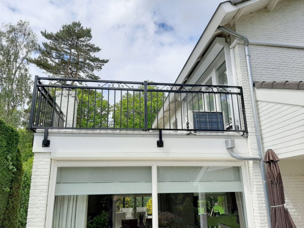 Balkonhek of balustrade vervangen in een grachtenpand: waar let je op?