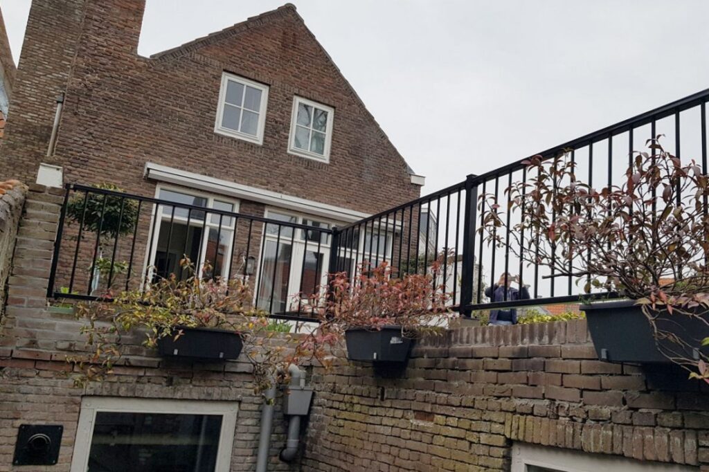 Balkonhek of balustrade vervangen in een grachtenpand: waar let je op? (2)