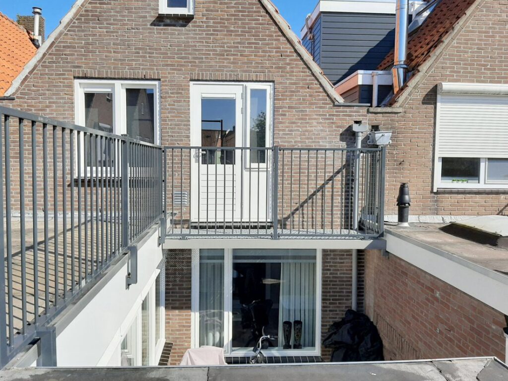 Hekwerk leveren en monteren in de Amsterdamse binnenstad: zo gaat dat (2)