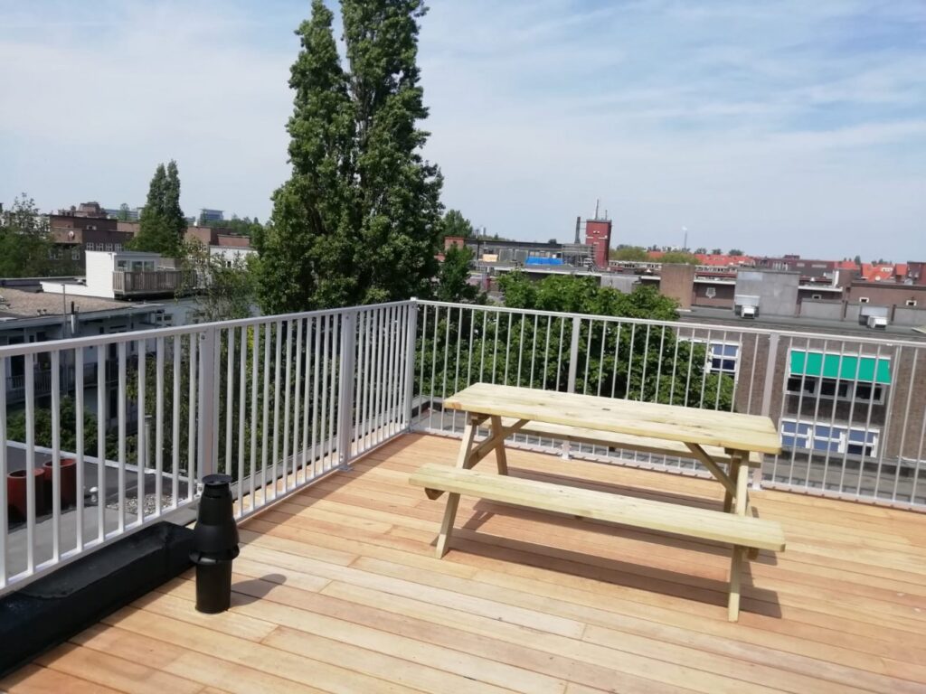Dakterras hekwerk in Amsterdam (3)