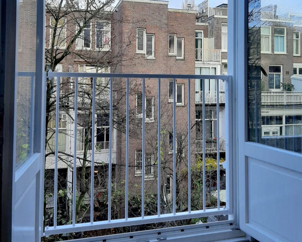 Frans balkon in Amsterdam (3)