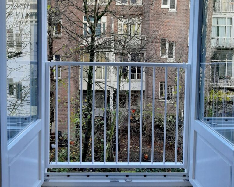 Frans balkonhek voor openslaande deuren